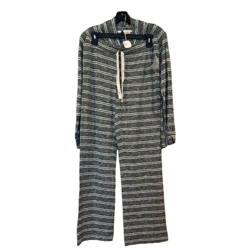 Hippie Rose Gray and White Striped Knit Top & Pants Sz M